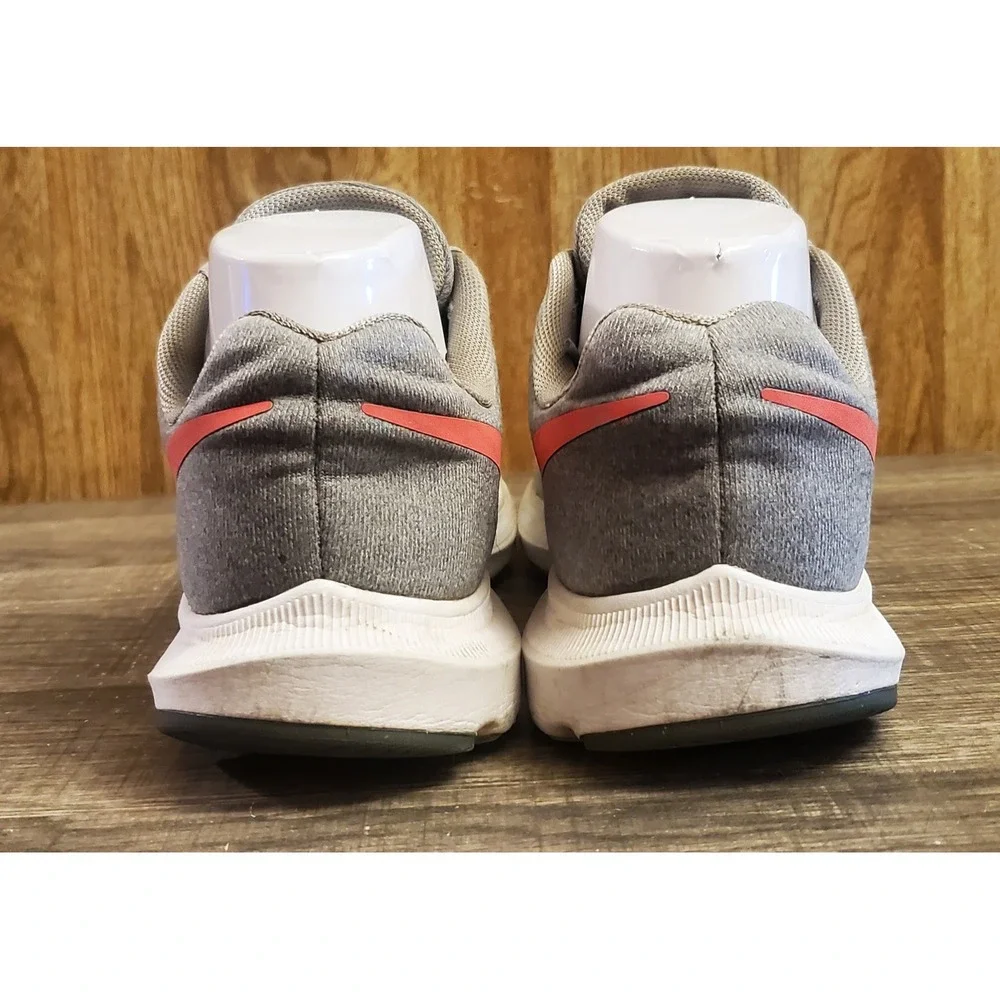 Nike Run Swift‎ Sneakers Women's Size 8 Gray